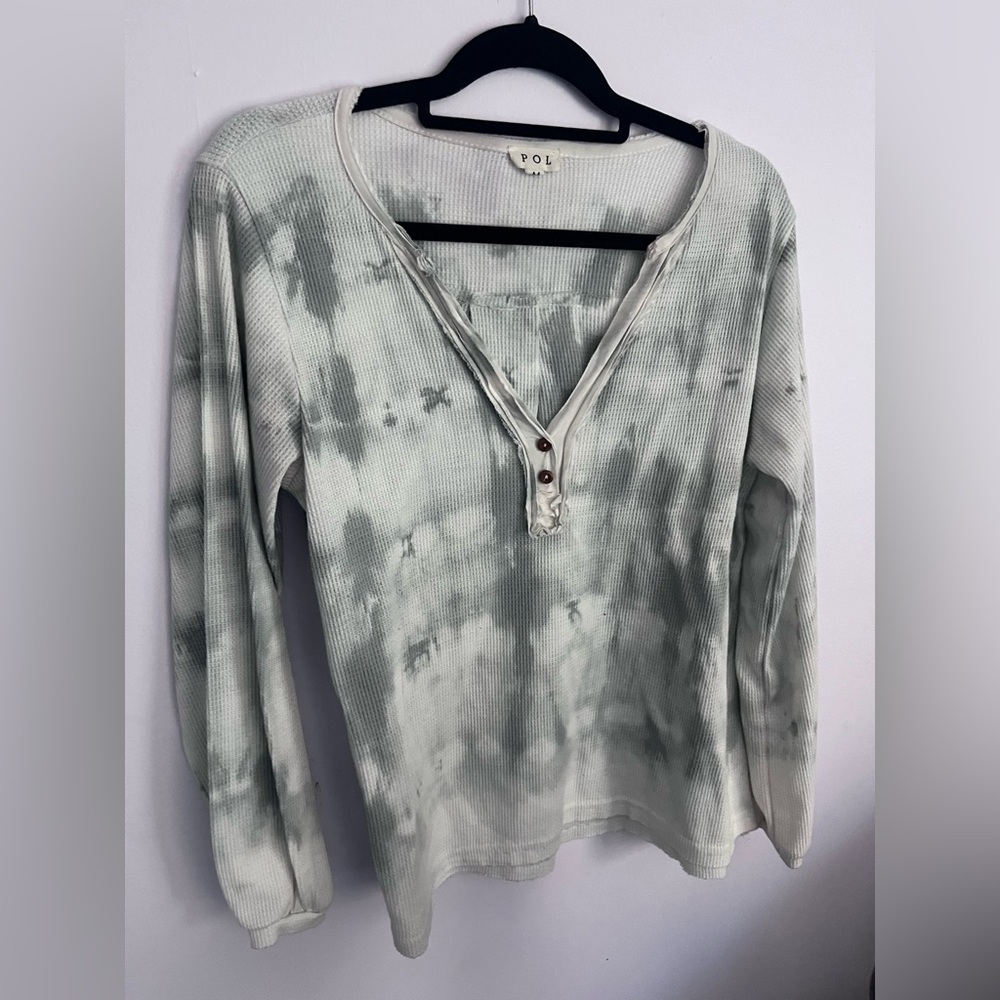 POL Women's Grey Tie-Dye Henley Top